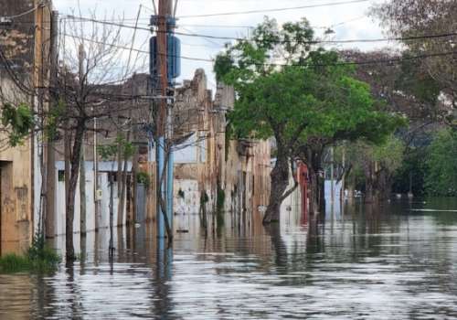 Casi 400 personas desplazadas de sus viviendas por inundaciones