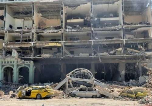 Explosión en histórico hotel causa 32 muertos