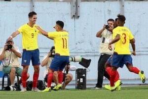 Ecuador 1 - Colombia 0; Argentina 3 - Venezuela 0