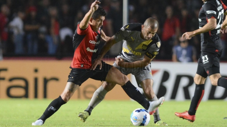 Colón derrotó a Peñarol 2-1 con gol en la hora - UDigital Portal