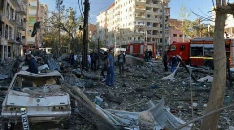 Turquía: atentado causa 6 muertos y 80 heridos