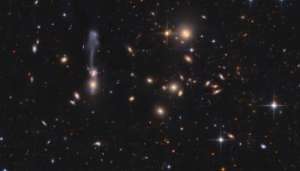Descubren nube cósmica más grande que la Vía Láctea