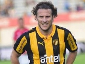Diego Forlán es el nuevo director técnico aurinegro