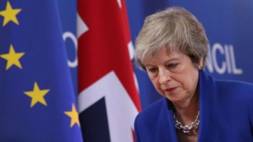 Primer Ministra Theresa May supera la moción de censura