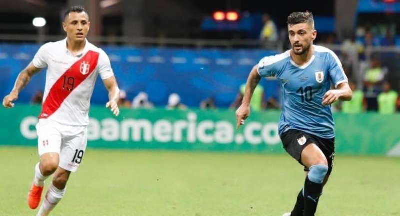 Uruguay le gana a Perú en el Centenario y está clasificando al Mundial