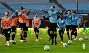 Ya van seis futbolistas de la selección de Uruguay con positivo de COVID-19