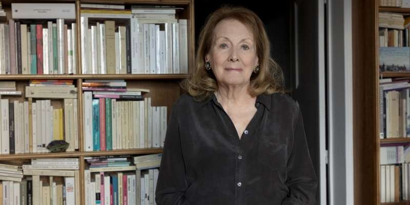 La escritora Annie Ernaux gana el Nobel de Literatura