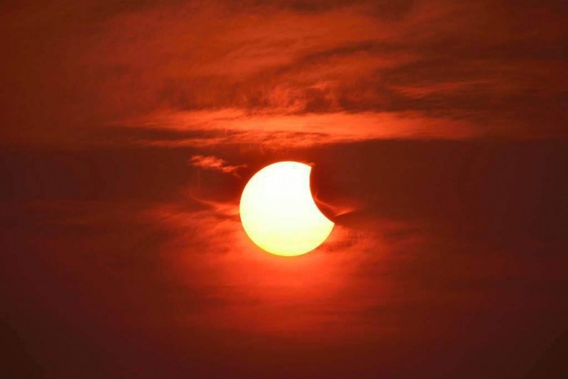 Jornada de observación del eclipse de sol en Plaza Virgilio